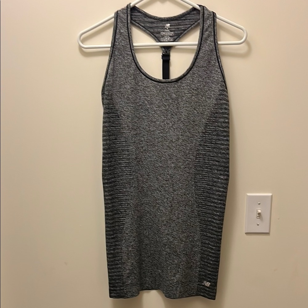 New Balance Women's Gray Athletic Tank Top size Medium